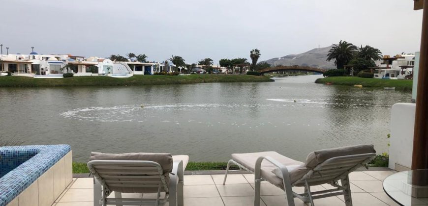 Casa de playa en el condominio Las Lagunas